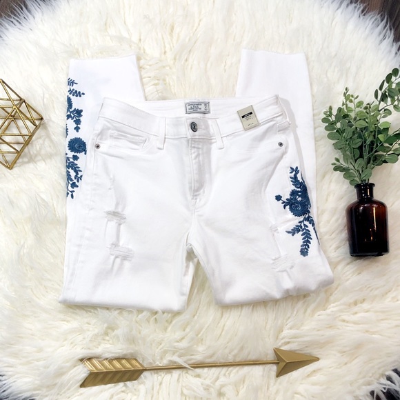 Abercrombie & Fitch Denim - A&F Harper Low Rise Jeans Embroidery Destroyed